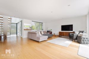 Sitting Room - click for photo gallery